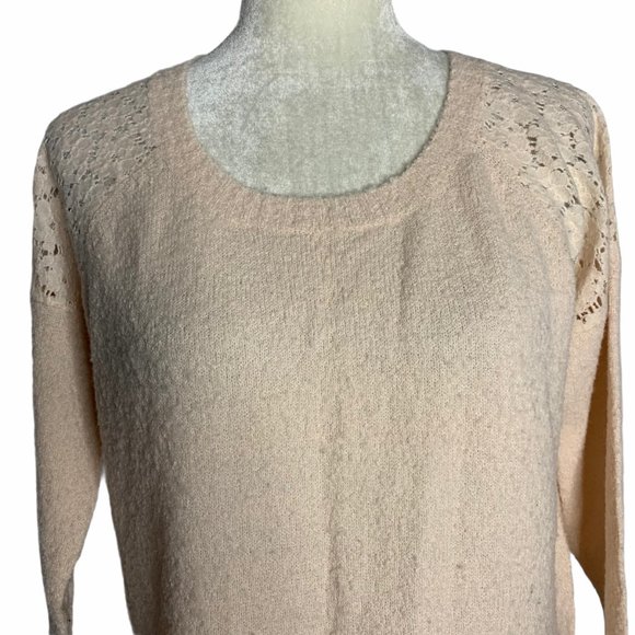 Lace Cold Shoulder Cropped Knit Sweater 60PE - Picture 2 of 6